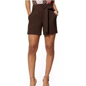 NY&Co 7TH AVENUE 6" inseam shorts Size 4